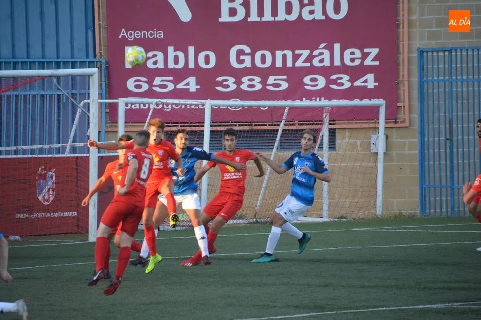 Foto 11 - El Santa Marta derrota al Atl&eacute;tico Tordesillas y sigue en lo m&aacute;s alto de la clasificaci&oacute;n (2-1)