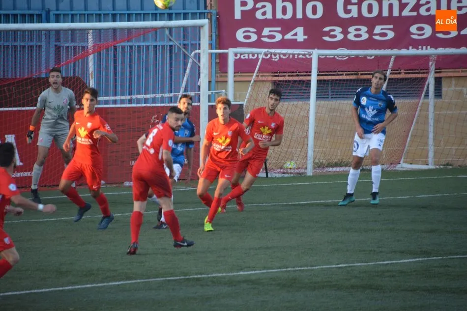 Foto 10 - El Santa Marta derrota al Atl&eacute;tico Tordesillas y sigue en lo m&aacute;s alto de la clasificaci&oacute;n (2-1)