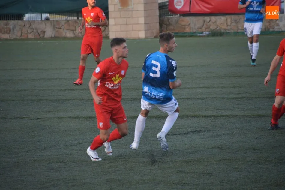 Foto 3 - El Santa Marta derrota al Atl&eacute;tico Tordesillas y sigue en lo m&aacute;s alto de la clasificaci&oacute;n (2-1)