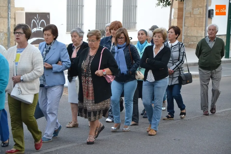 Foto 10 - Unas 85 personas inician la celebraci&oacute;n del cumplea&ntilde;os de la Virgen Mar&iacute;a con el Rosario de la...