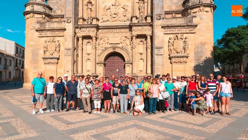 Los mayores de Cabeza de Framontanos conocen la Alhambra de Granada  