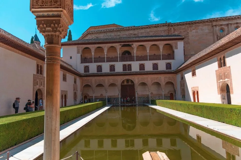 Foto 10 - Los mayores de Cabeza de Framontanos conocen la Alhambra de Granada  