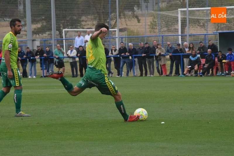 Foto 11 - Unionistas vuelve a pecar de falta de gol frente al Alav&eacute;s B y suma su tercera derrota consecutiva ...
