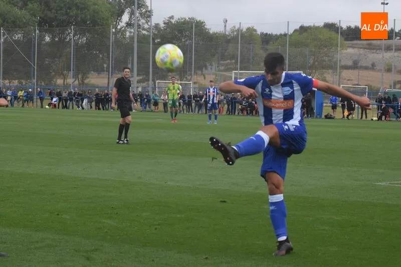 Foto 9 - Unionistas vuelve a pecar de falta de gol frente al Alav&eacute;s B y suma su tercera derrota consecutiva ...