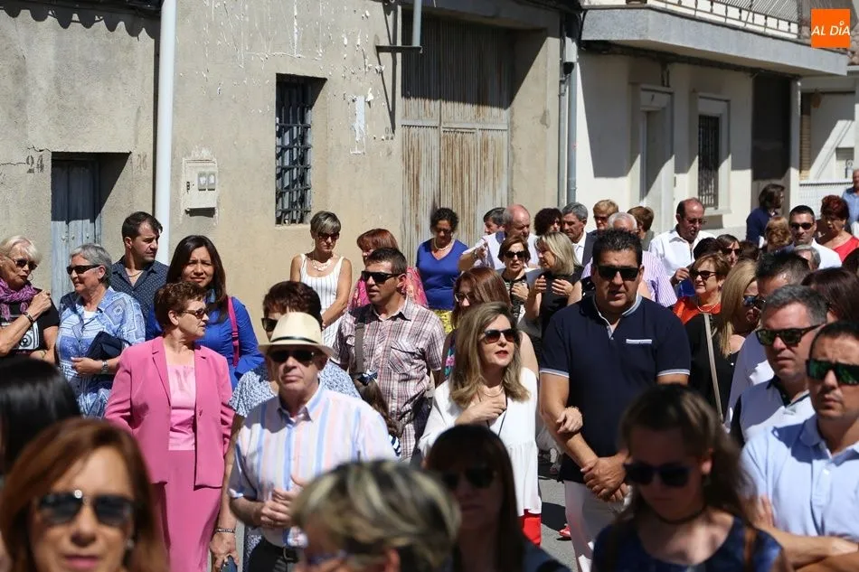 Foto 10 - Multitudinaria procesi&oacute;n en honor a la Virgen de la Vega en Villoria