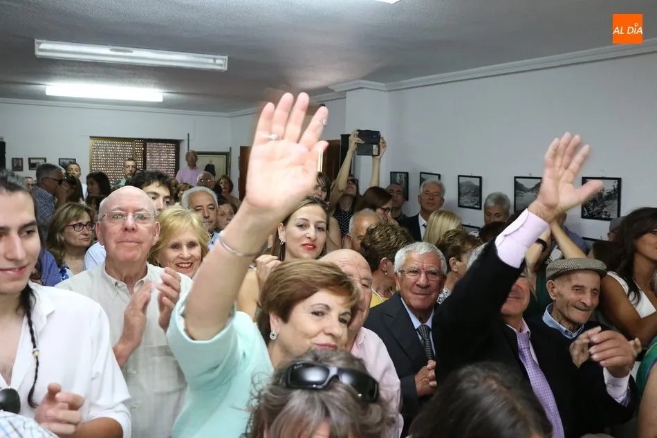 Foto 4 - El Ayuntamiento de Mieza homenajea a sus mayores en el d&iacute;a gran de las fiestas de las Madrinas  