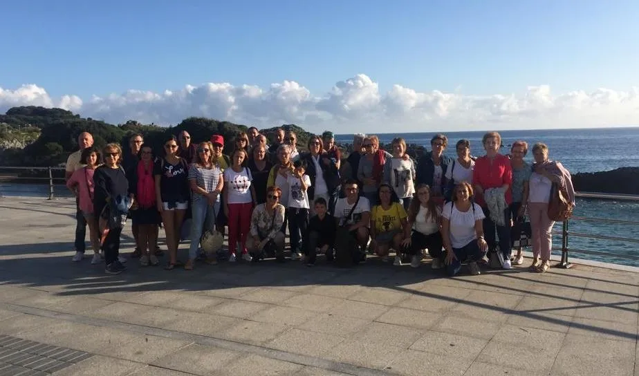 Foto 5 - La Asociaci&oacute;n de Vecinos del Barrio Nuevo lleva a unas 40 personas al norte de Espa&ntilde;a  