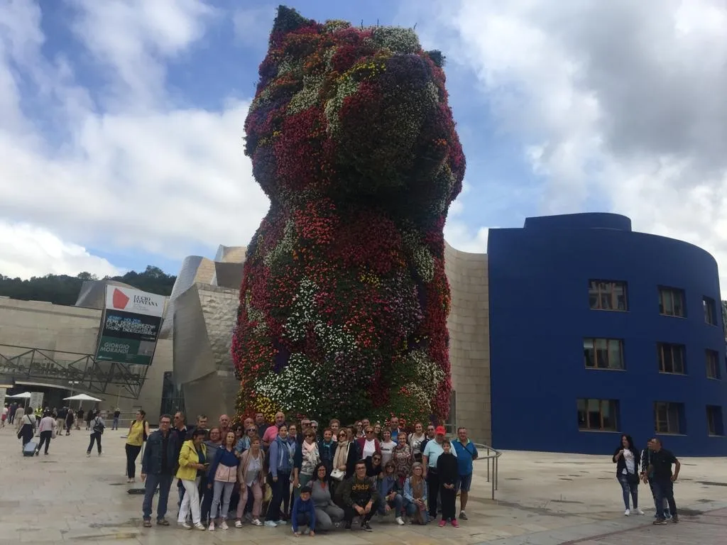 Foto 2 - La Asociaci&oacute;n de Vecinos del Barrio Nuevo lleva a unas 40 personas al norte de Espa&ntilde;a  