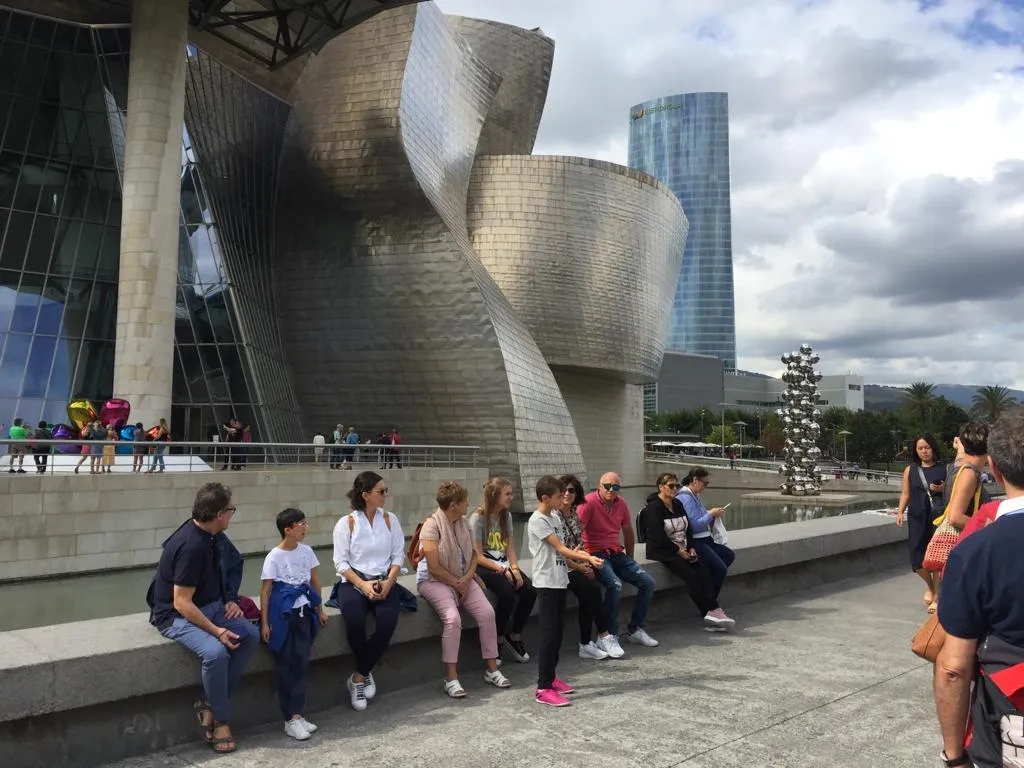 Foto 3 - La Asociaci&oacute;n de Vecinos del Barrio Nuevo lleva a unas 40 personas al norte de Espa&ntilde;a  