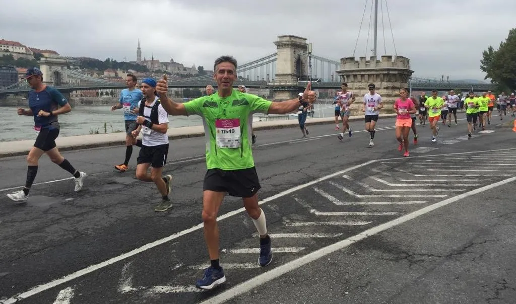 Budapest, nueva parada del tour europeo de maratones de Cazahítos  