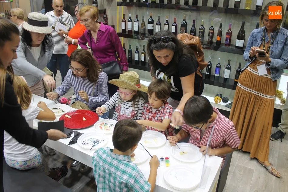 Taller de pintura de quesos en el espacio Tierra de Sabor