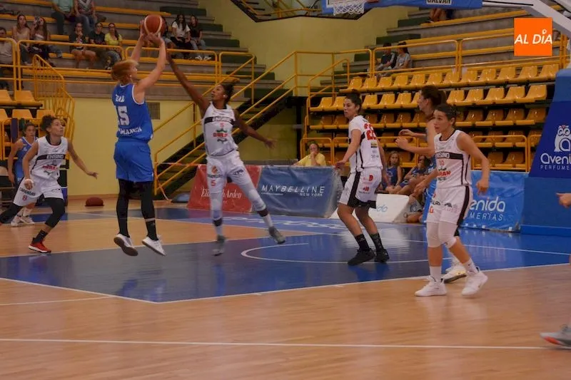 Perfumerías Avenida no acusa sus numerosas bajas para llevarse el Trofeo de Ferias y Fiestas ante...