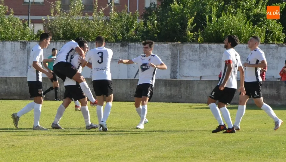 Celebración del primer gol, obra de Alberto García