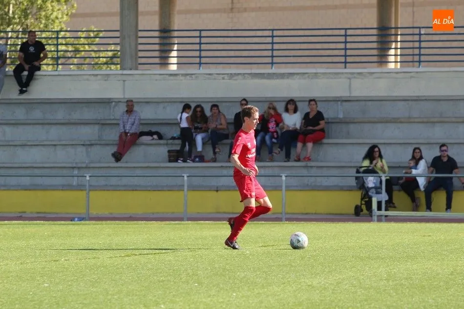 Foto 8 - El Ciudad Rodrigo, el &uacute;nico equipo charro que gana en la primera jornada