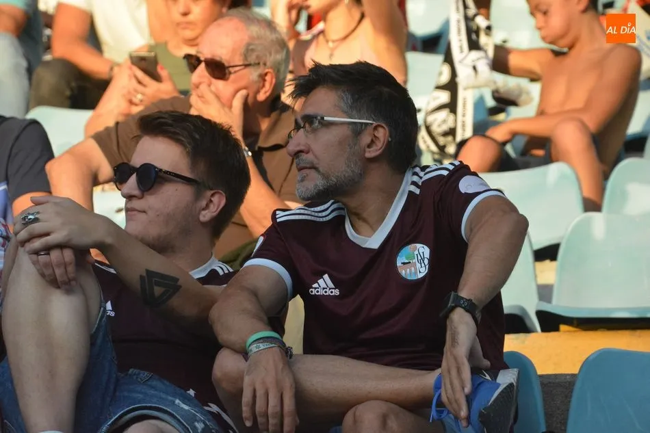 Foto 11 - El Helm&aacute;ntico se qued&oacute; con las ganas de festejar otro triunfo del Salamanca UDS