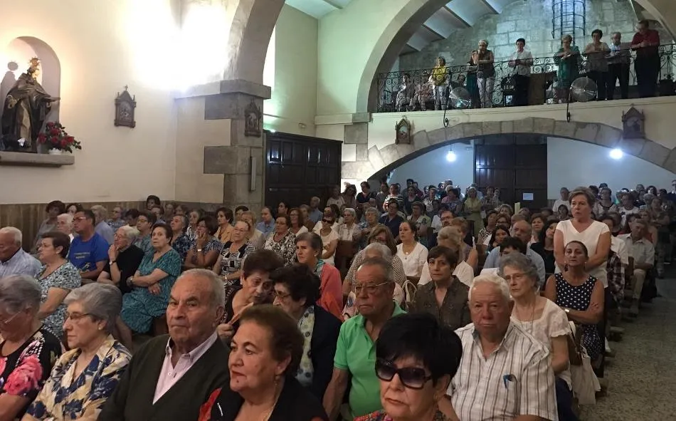 Foto 5 - Tom&aacute;s Mu&ntilde;oz Porras toma posesi&oacute;n como p&aacute;rroco de San Andr&eacute;s  