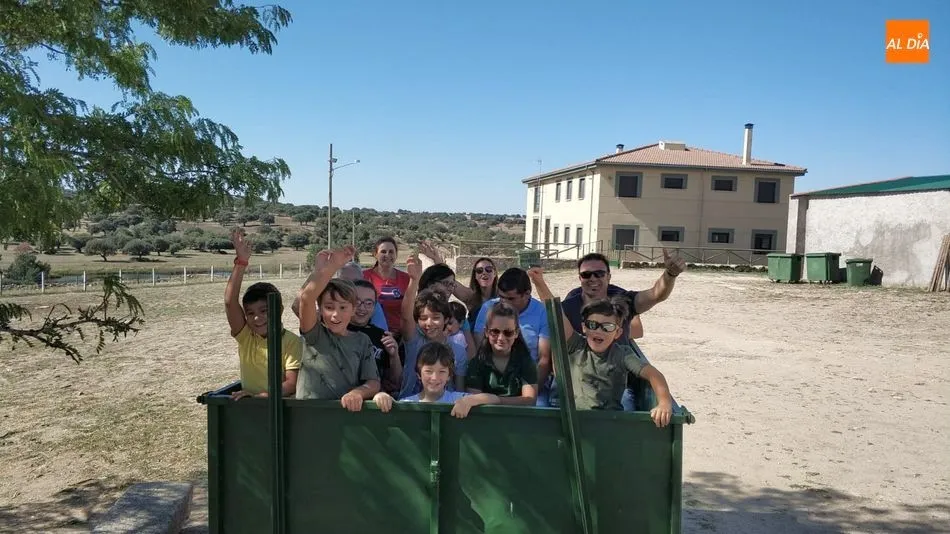 El equipo Los Multicolores disfruta de su premio en Rollanejo  