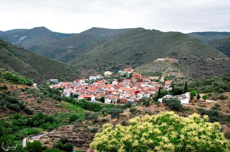 Al abrigo de las montañas