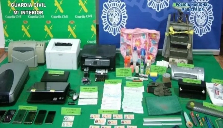 Material intervenido por la Policía Nacional y la Guardia Civil en esta operación