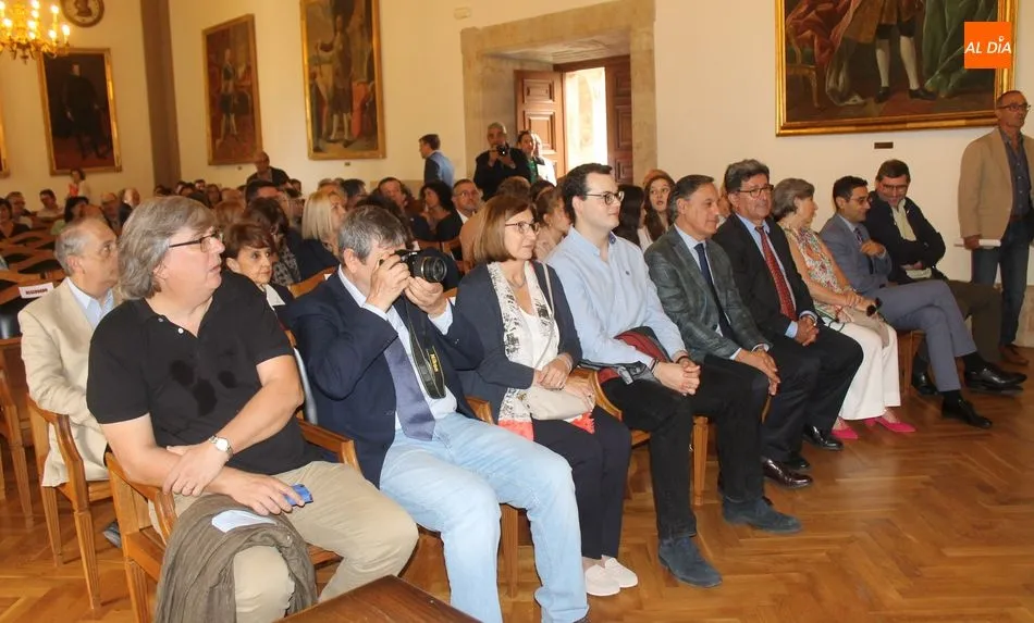 Foto 2 - La USAL homenajea a C&eacute;sar Real de la Riva y Eugenio de Bustos Tovar con nuevos v&iacute;tores 'in...