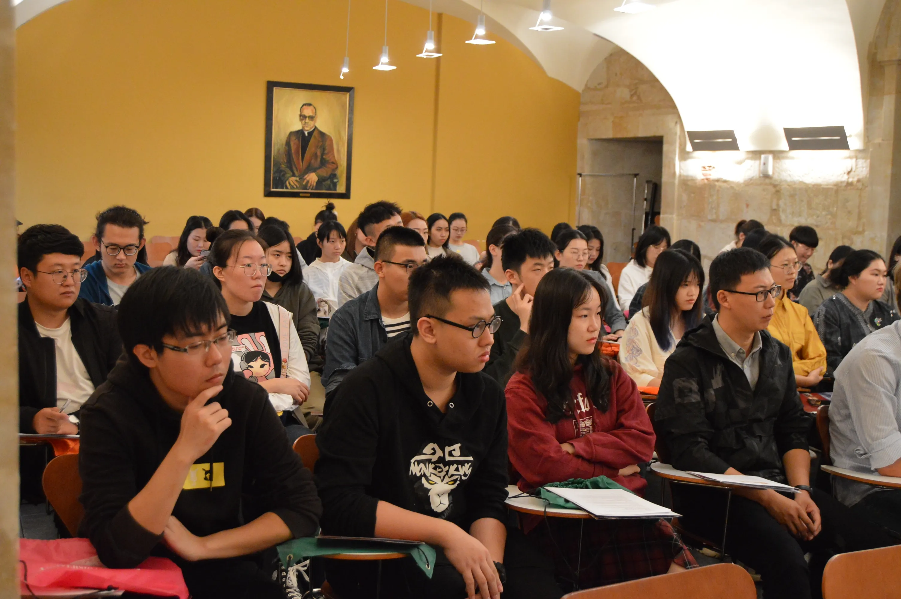 Foto 2 - Calurosa bienvenida a los alumnos llegados de la Rep&uacute;blica Popular de China