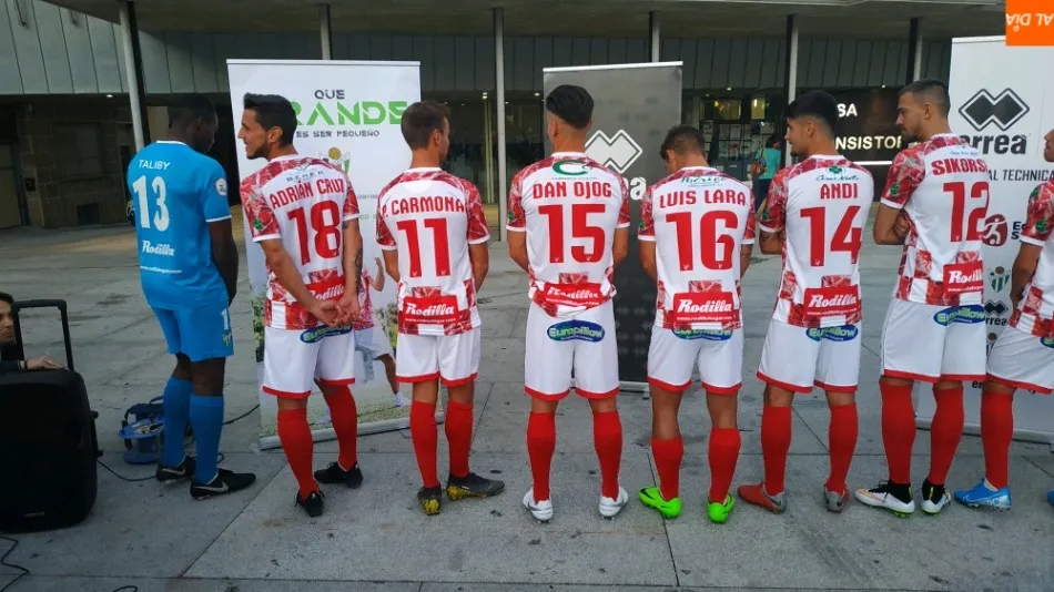 Foto 5 - As&iacute; es &lsquo;la Jamoneta 2.0&rsquo; del CD Guijuelo  