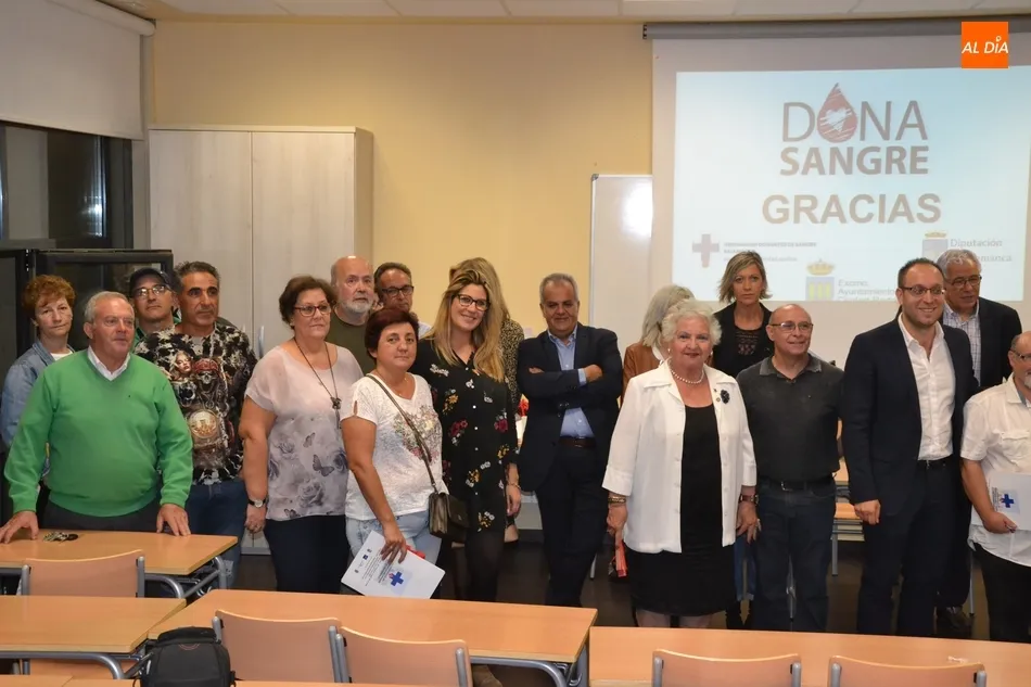 Foto 7 - La Hermandad de Donantes premia a medio centenar de mirobrigenses por su n&uacute;mero de donaciones  