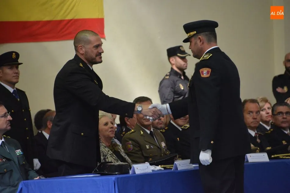 Foto 11 - El D&iacute;a de la Polic&iacute;a se celebra con reconocimientos para los agentes m&aacute;s destacados