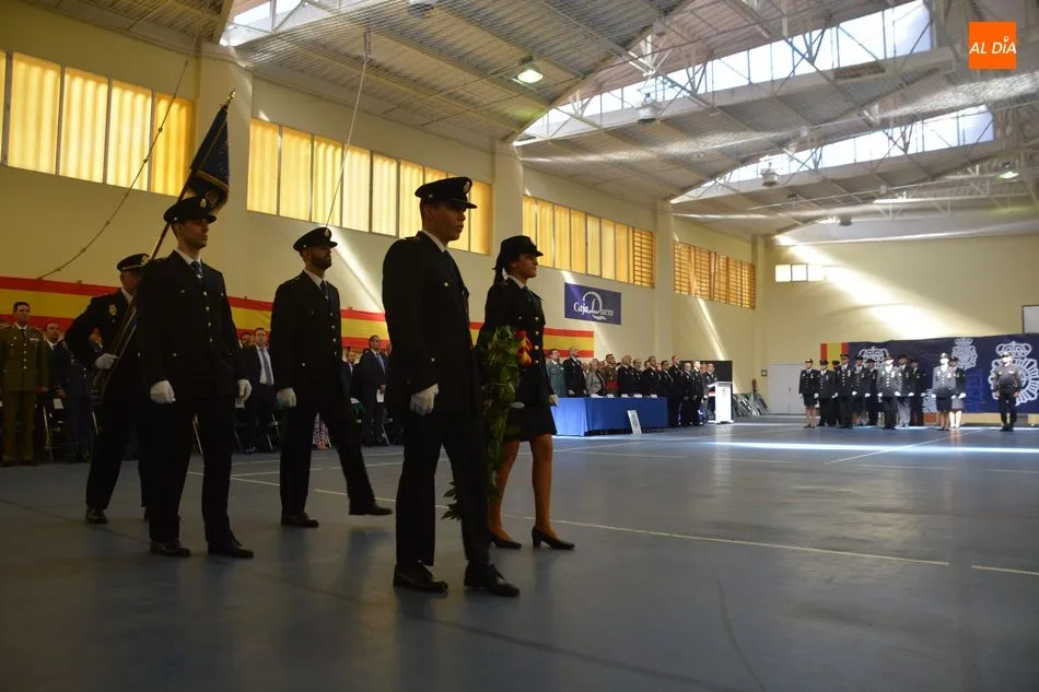 Foto 4 - El D&iacute;a de la Polic&iacute;a se celebra con reconocimientos para los agentes m&aacute;s destacados