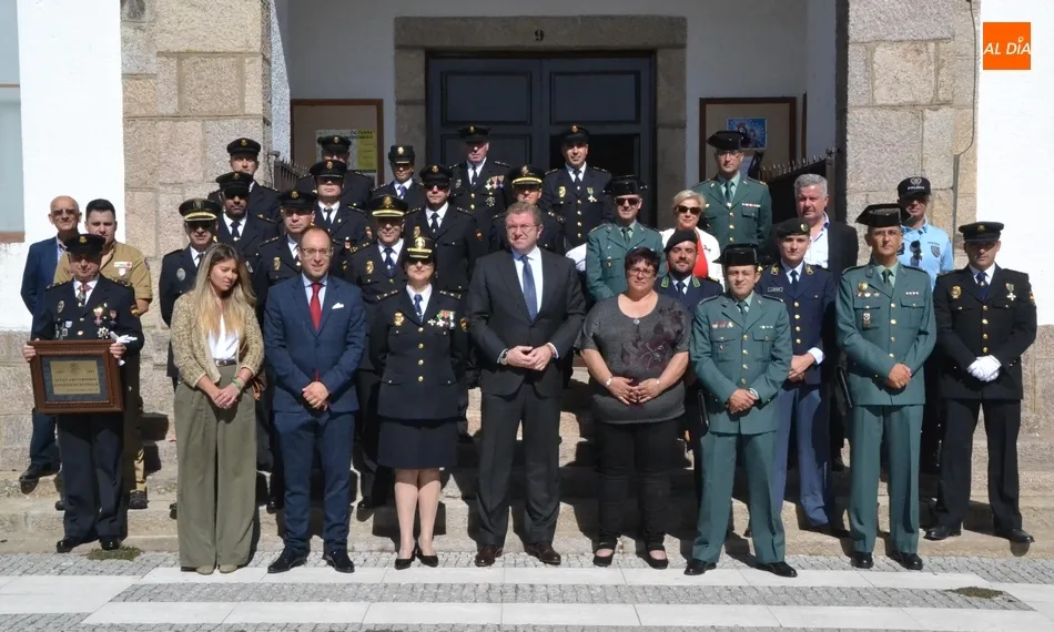 Distinguidos 5 policías nacionales de Fuentes de Oñoro en la celebración de sus patronos  