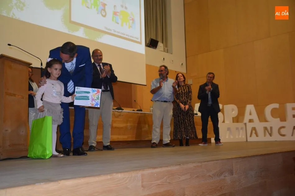 Foto 4 - Entregados los premios del Concurso de dibujo y fotograf&iacute;a por la Par&aacute;lisis Cerebral de ASPACE