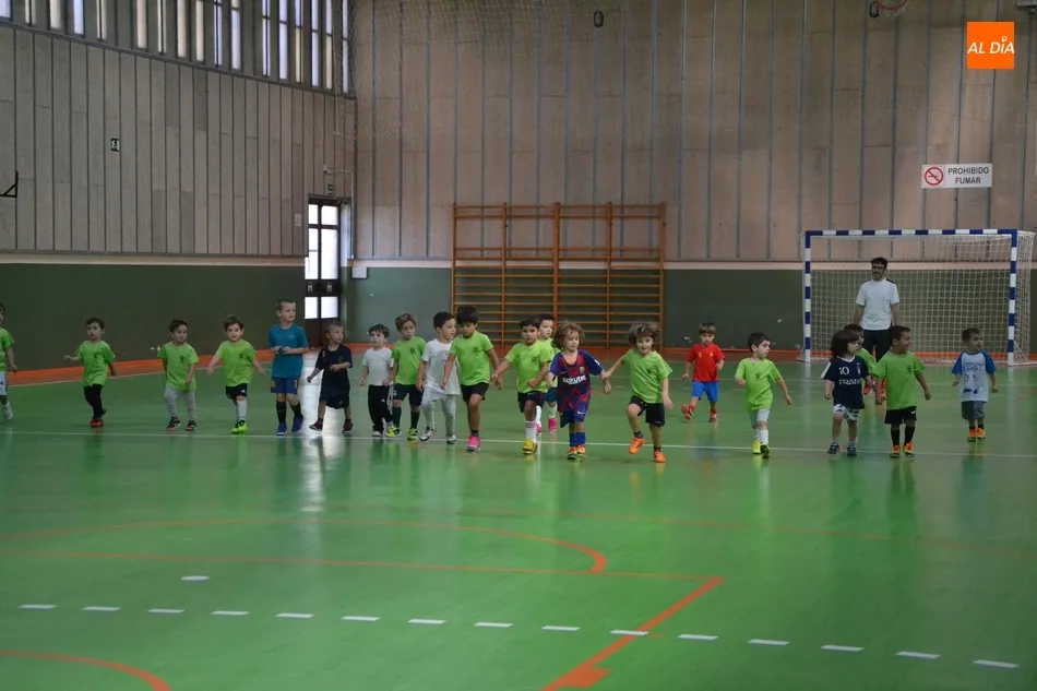 Foto 4 - Los m&aacute;s peques del III Columnas vuelven a la pista  