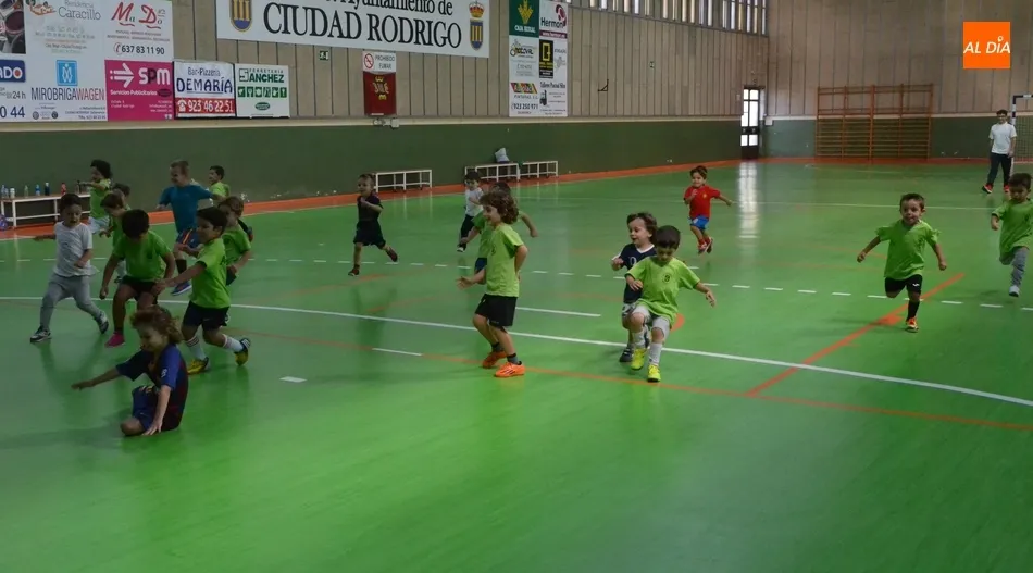 Foto 2 - Los m&aacute;s peques del III Columnas vuelven a la pista  