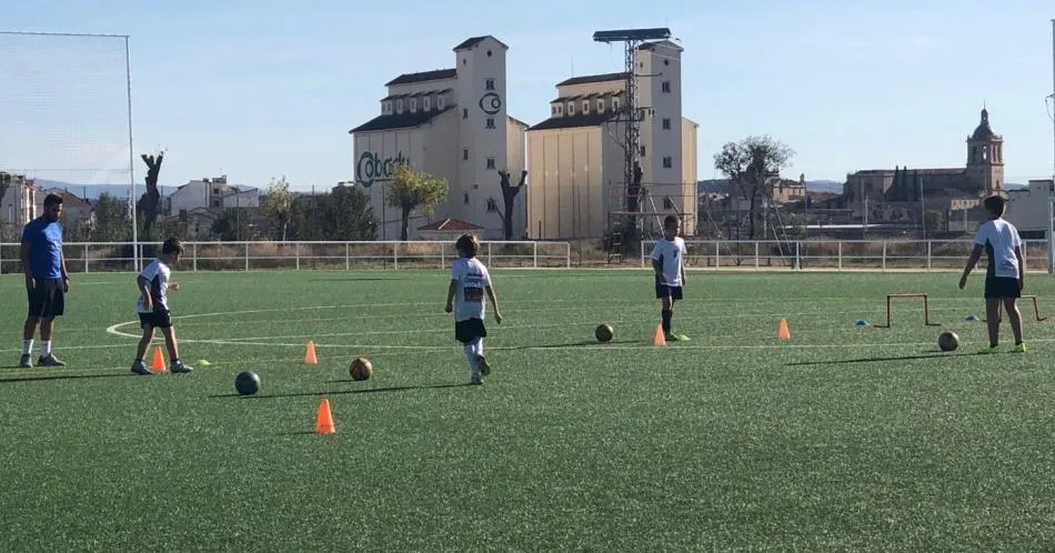 Foto 6 - Llegan a Mir&oacute;briga las sesiones futboleras de tecnificaci&oacute;n  