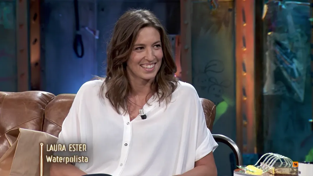 Foto 6 - La piscina de Pe&ntilde;aparda, divertida protagonista en la entrevista de Laura Ester Ramos en &lsquo;La...