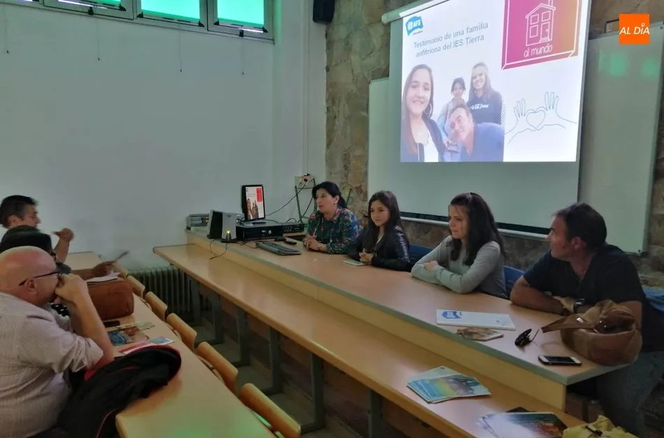 Foto 2 - AFS explica en el IES Tierra c&oacute;mo funcionan los intercambios escolares que promueve  