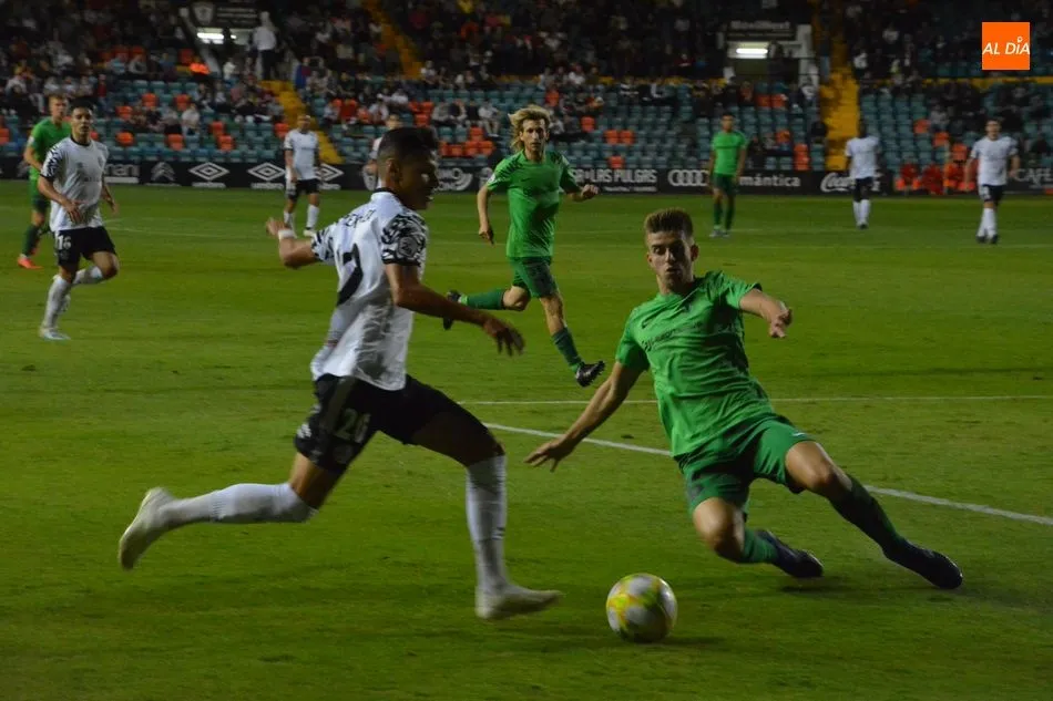 Foto 8 - El Salamanca UDS se da una alegr&iacute;a antes del derbi al vencer al Burgos y pasar de ronda (1-0)