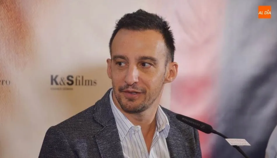  Alejandro Amenábar, director de la película Mientras dure la guerra