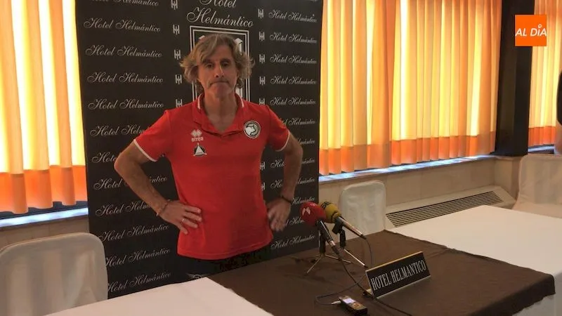 Roberto Aguirre durante la rueda de prensa / Pedro Zaballos