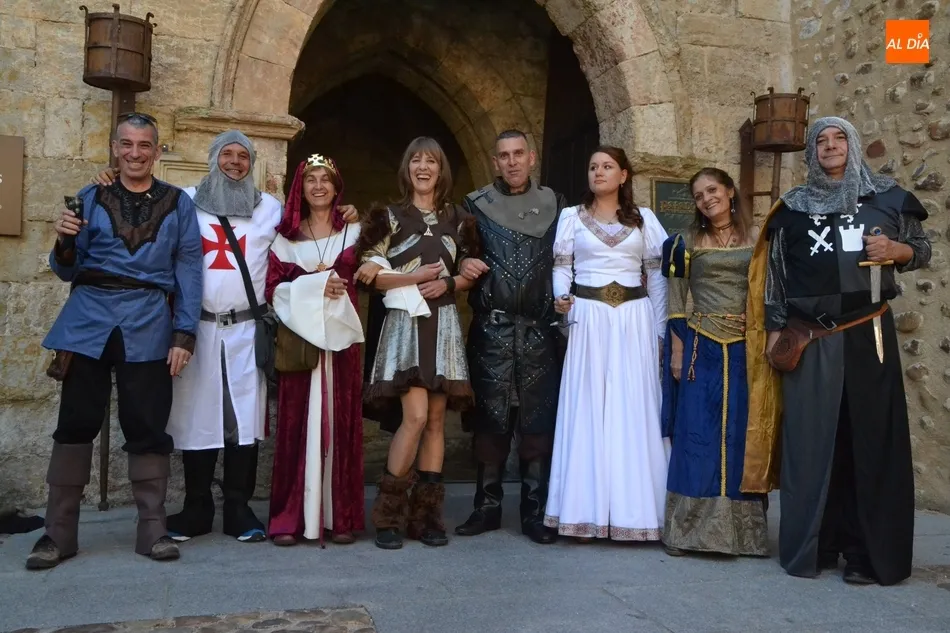 Foto 4 - Una pareja contrae matrimonio en el Parador al estilo medieval aprovechando la Feria  