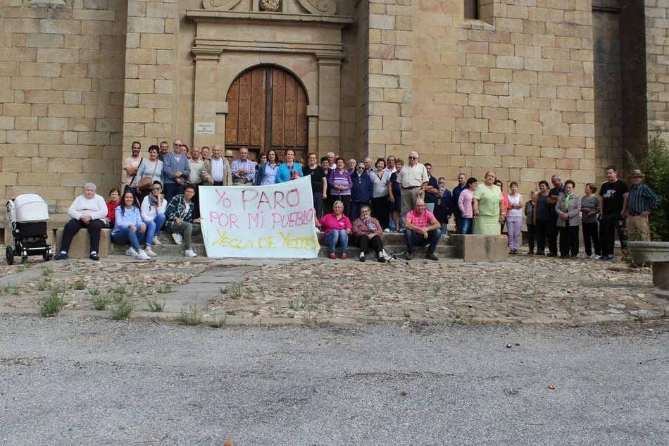 Foto 2 - Yecla de Yeltes se suma al par&oacute;n por la Espa&ntilde;a Vaciada  
