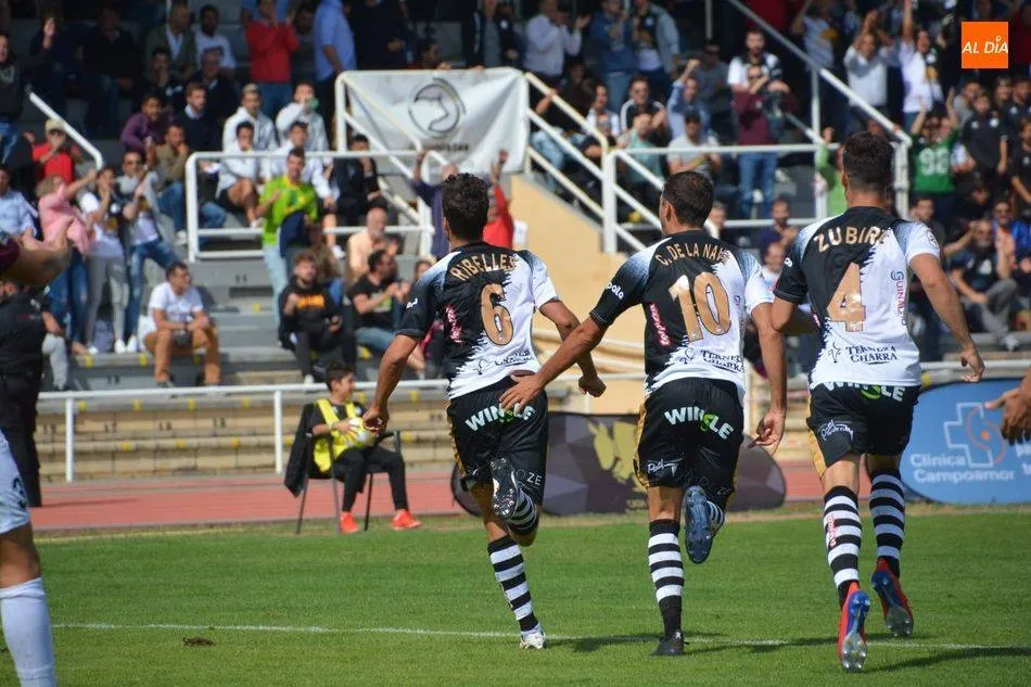 Ribelles celebra un gol en Las Pistas