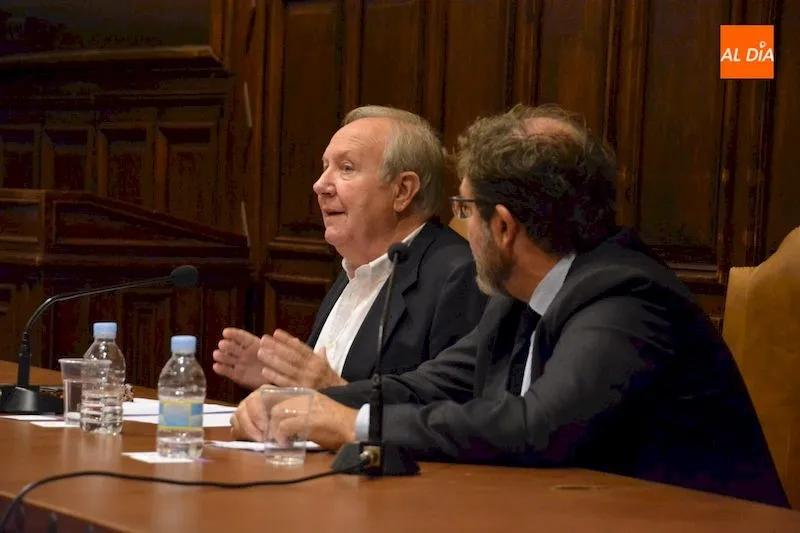 Foto 3 - El ciclo &lsquo;Di&aacute;logos sobre Catalu&ntilde;a&rsquo;&nbsp;contin&uacute;a con la conferencia de Eliseo Aja