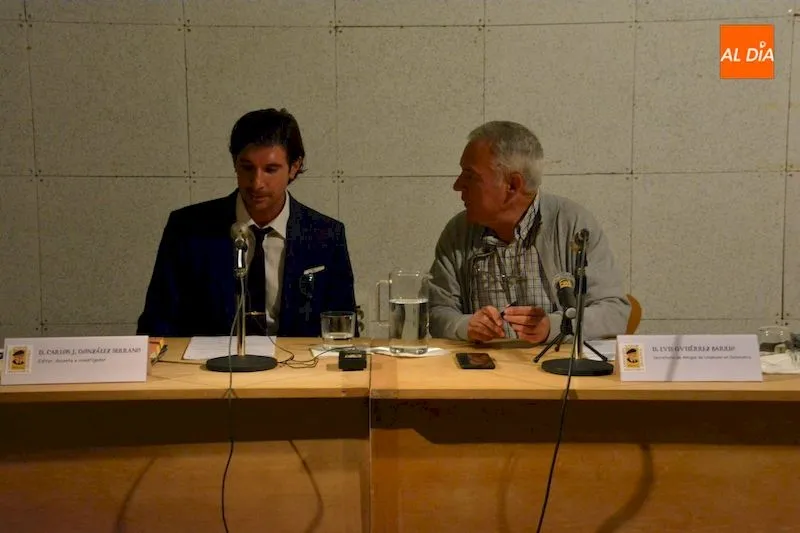 Foto 10 - Carlos Javier Gonz&aacute;lez imparte una conferencia sobre la figura de Miguel de Unamuno