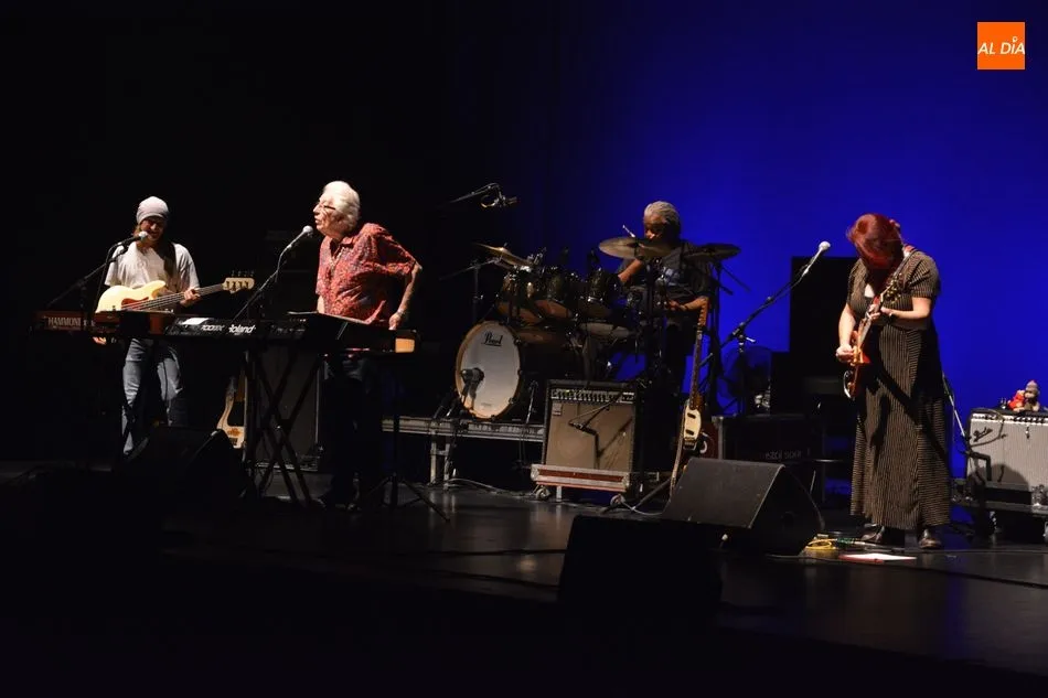 Foto 10 - El ic&oacute;nico John Mayall acerca su m&uacute;sica al CAEM