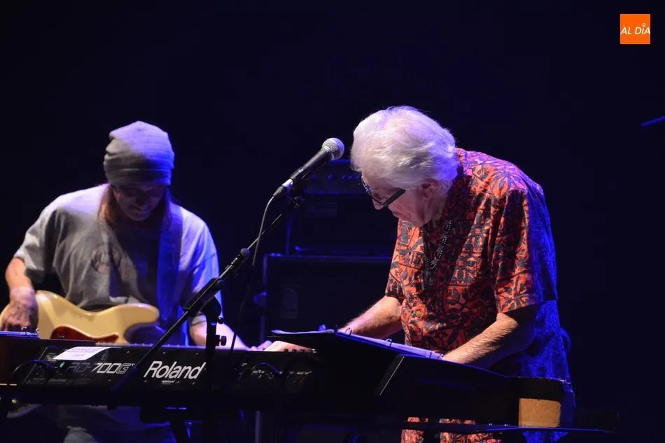 Foto 9 - El ic&oacute;nico John Mayall acerca su m&uacute;sica al CAEM