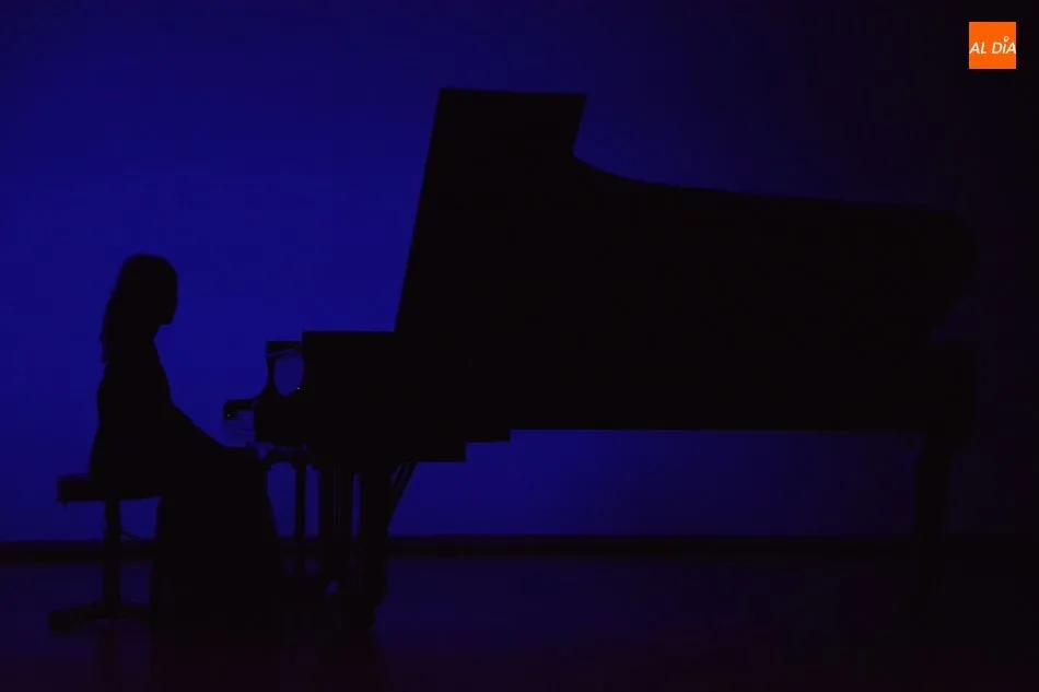 Foto 5 - La performance Art &lsquo;El piano. Una experiencia multisensorial&rsquo; conquista el Liceo