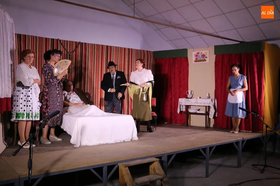 Foto 6 - Valderrodrigo comienza las fiestas de las Madrinas con &lsquo;Aqu&iacute; se hace teatro&rsquo;  