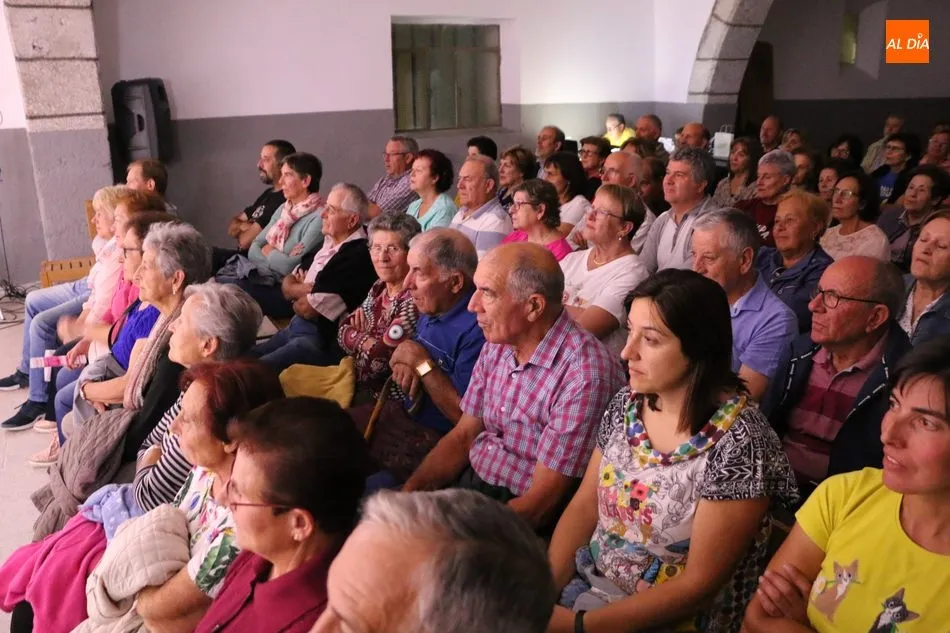 Foto 5 - Valderrodrigo comienza las fiestas de las Madrinas con &lsquo;Aqu&iacute; se hace teatro&rsquo;  