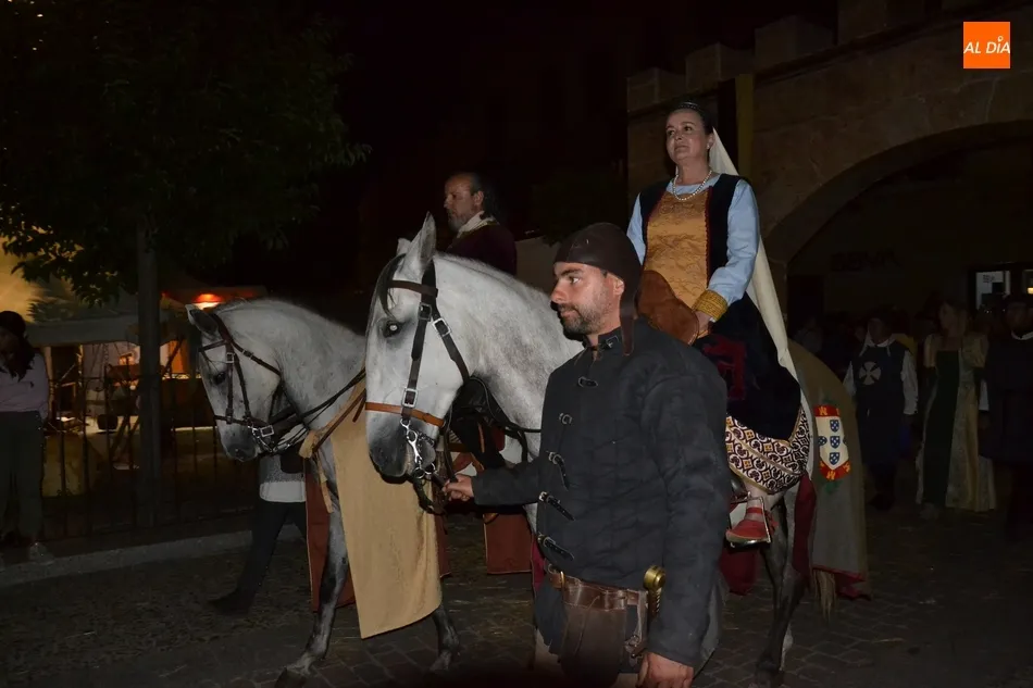 Cálida bienvenida a los Reyes Alfonso XI y María de Portugal  